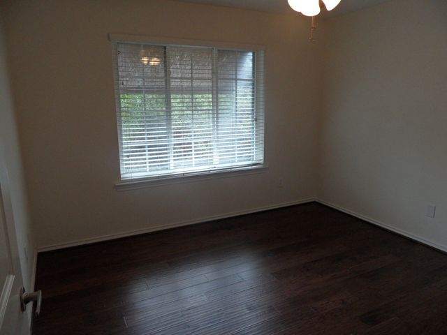 5747 Remington Park Square, Dallas, TX 75252