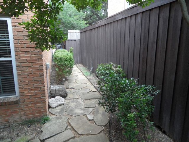 5747 Remington Park Square, Dallas, TX 75252