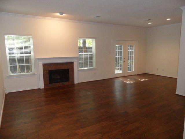 5747 Remington Park Square, Dallas, TX 75252