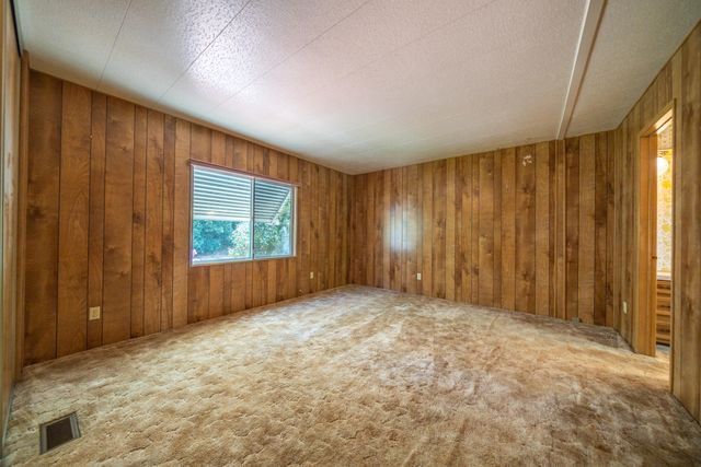 458 Bitterroot Dr Sp# 63, Redding, CA 96003