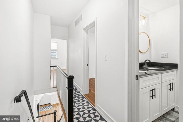 2426 S ALDER ST, Philadelphia, PA 19148