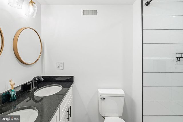 2426 S ALDER ST, Philadelphia, PA 19148