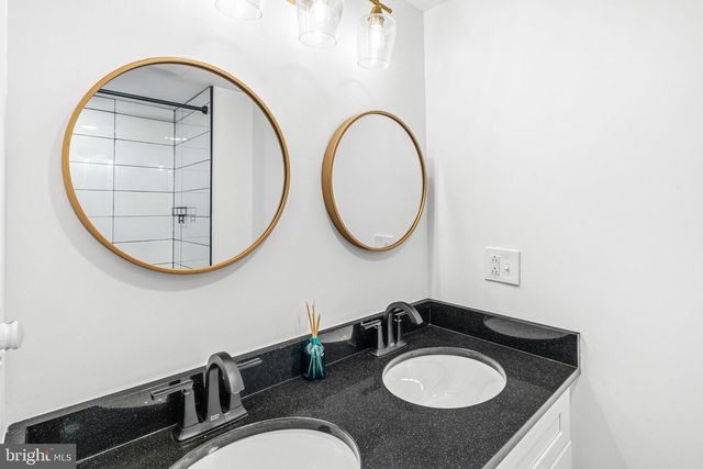 2426 S ALDER ST, Philadelphia, PA 19148