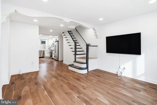 2426 S ALDER ST, Philadelphia, PA 19148