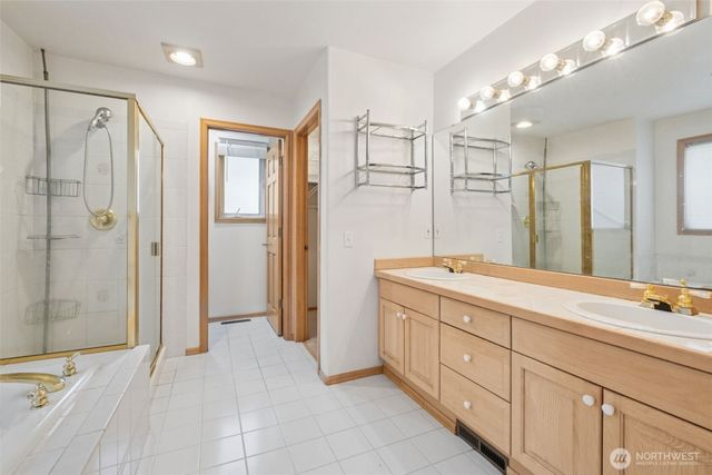 18308 SE 277TH Place, Covington, WA 98042