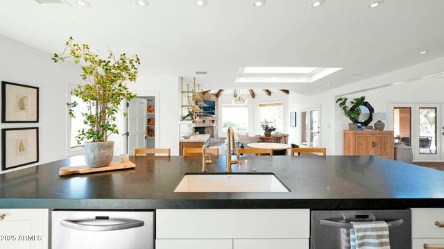 8217 E ADOBE Drive, Scottsdale, AZ 85255