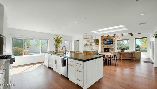 8217 E ADOBE Drive, Scottsdale, AZ 85255