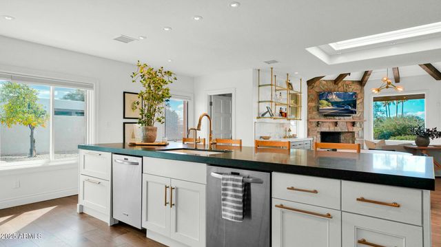 8217 E ADOBE Drive, Scottsdale, AZ 85255