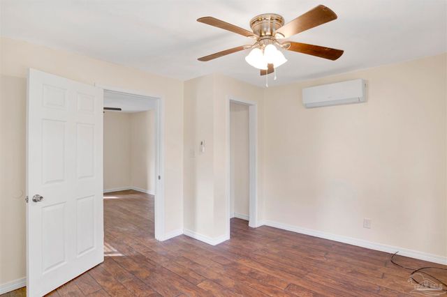 2402 W Blount St, Pensacola, FL 32505
