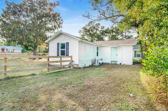 2402 W Blount St, Pensacola, FL 32505