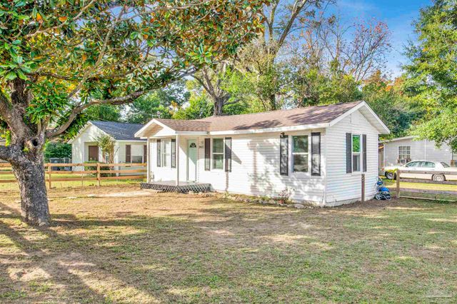 2402 W Blount St, Pensacola, FL 32505