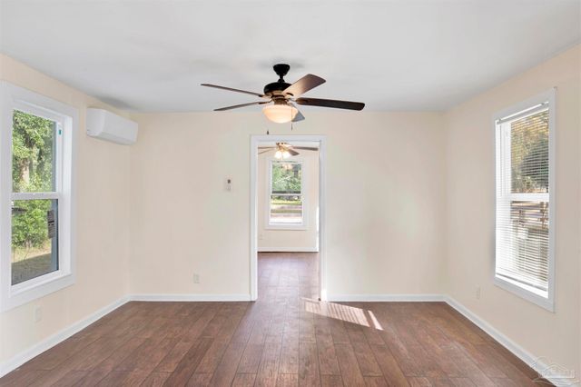 2402 W Blount St, Pensacola, FL 32505