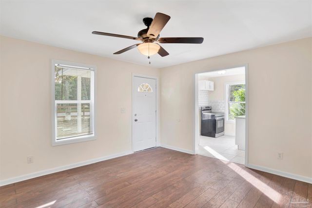 2402 W Blount St, Pensacola, FL 32505