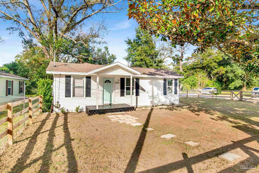 2402 W Blount St, Pensacola, FL 32505