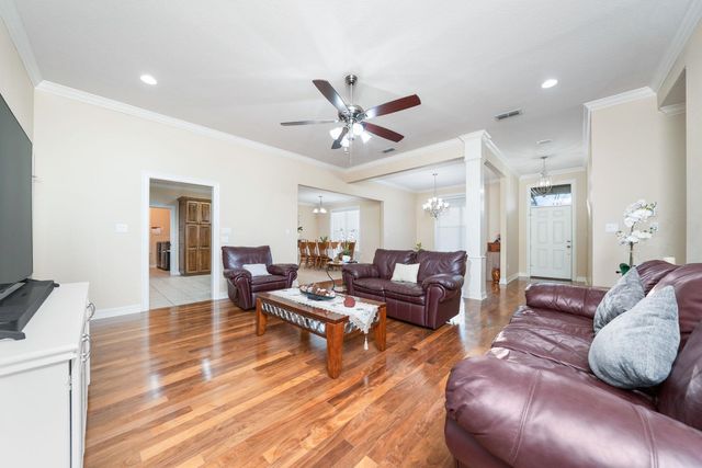 706 S White Oak Rd, White Oak, TX 75693