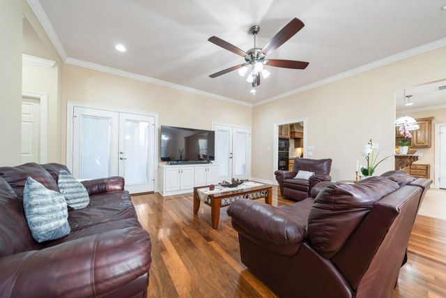 706 S White Oak Rd, White Oak, TX 75693