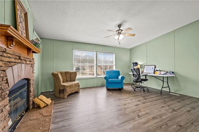 1058 Pearl Court, Randleman, NC 27317