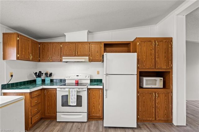 1058 Pearl Court, Randleman, NC 27317