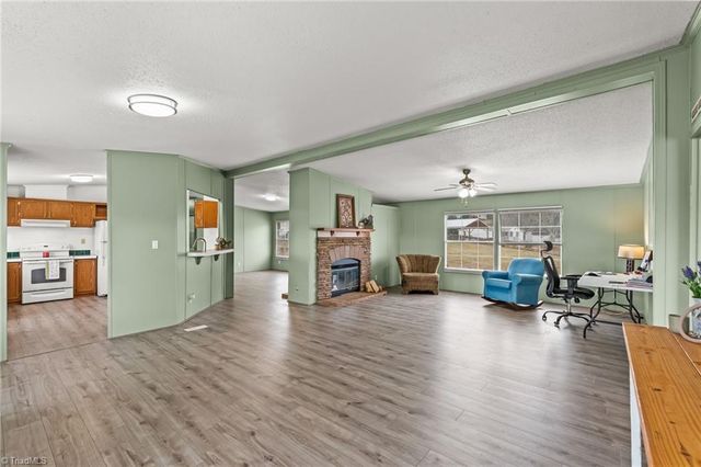 1058 Pearl Court, Randleman, NC 27317