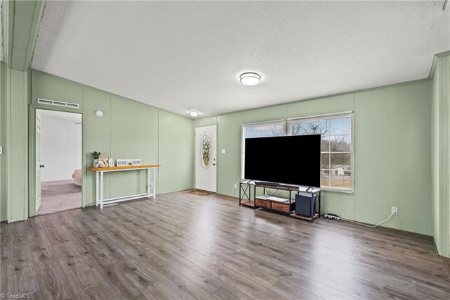 1058 Pearl Court, Randleman, NC 27317