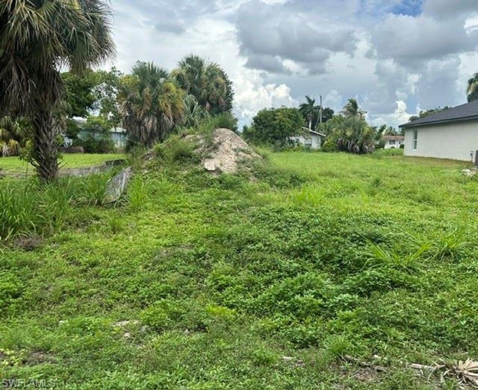 2143 Davis ST, FORT MYERS, FL 33916 — exterior