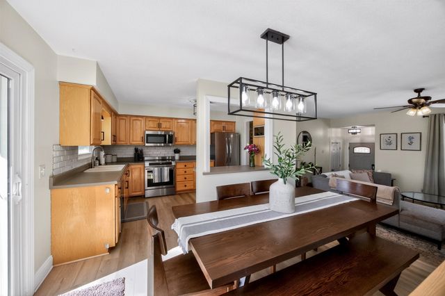 7004 Twana Drive, Urbandale, IA 50322