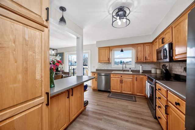 7004 Twana Drive, Urbandale, IA 50322