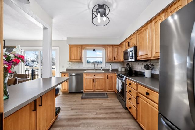 7004 Twana Drive, Urbandale, IA 50322