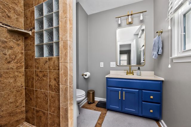 7004 Twana Drive, Urbandale, IA 50322