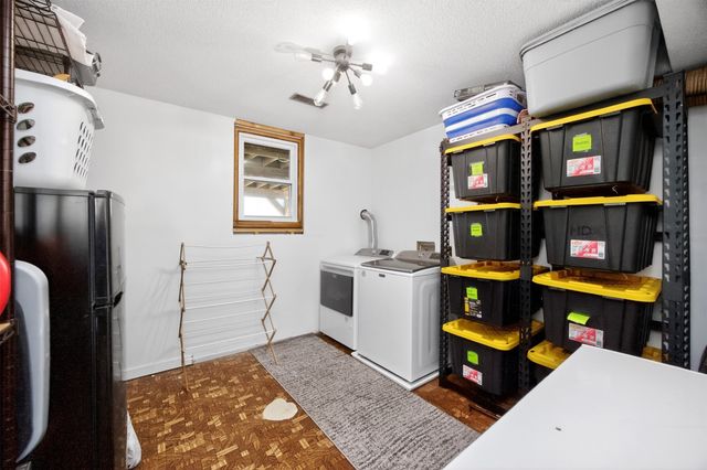 7004 Twana Drive, Urbandale, IA 50322