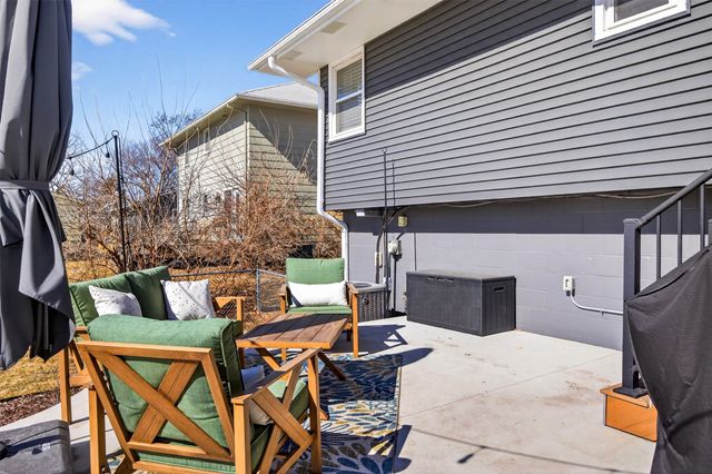 7004 Twana Drive, Urbandale, IA 50322