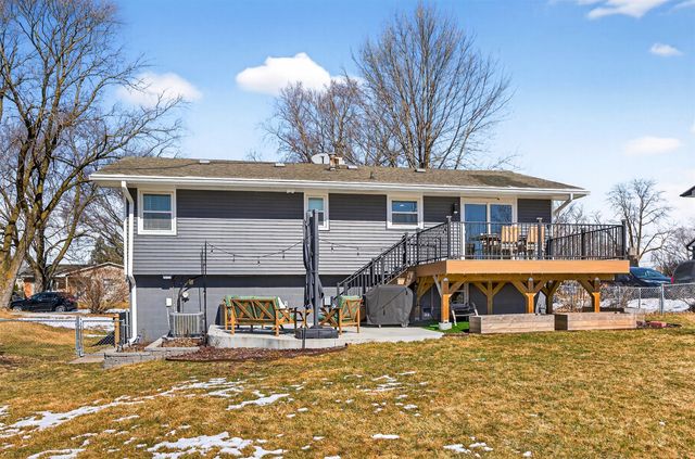 7004 Twana Drive, Urbandale, IA 50322