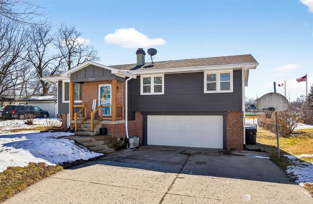 7004 Twana Drive, Urbandale, IA 50322