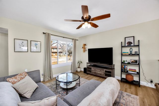 7004 Twana Drive, Urbandale, IA 50322