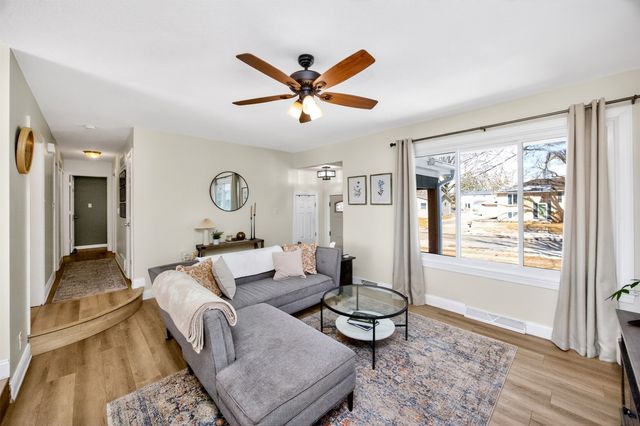 7004 Twana Drive, Urbandale, IA 50322