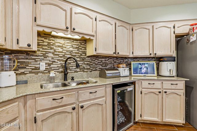 1221 BELVIDERE Street, El Paso, TX 79912