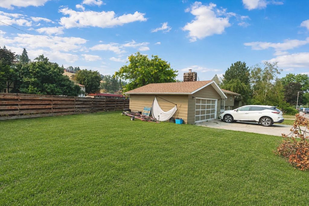 215 Dixon Avenue, Missoula, MT 59801 photo 2
