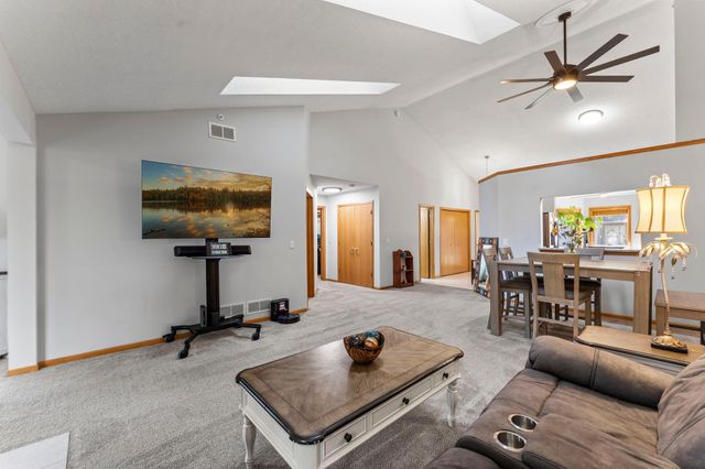 1140 Trenton Circle N, Plymouth, MN 55441