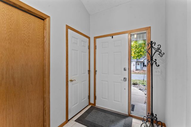 1140 Trenton Circle N, Plymouth, MN 55441