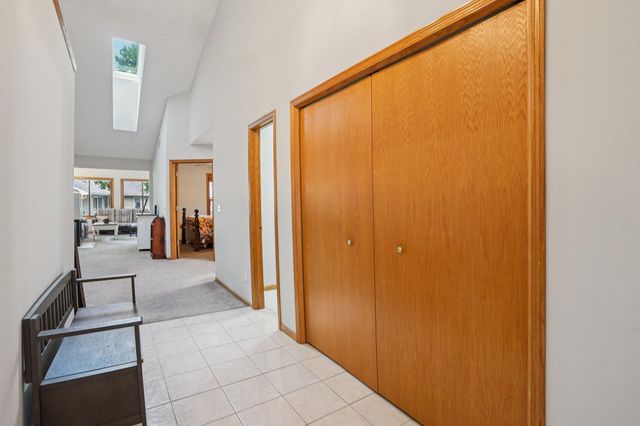 1140 Trenton Circle N, Plymouth, MN 55441