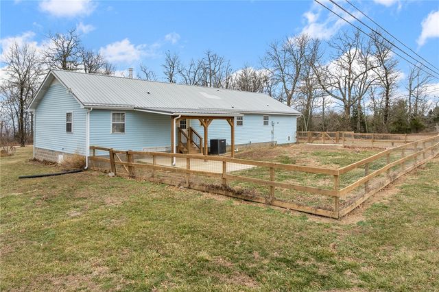 7590 Orchard Pt, Harrison, AR 72601