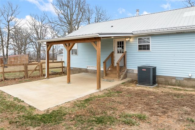 7590 Orchard Pt, Harrison, AR 72601
