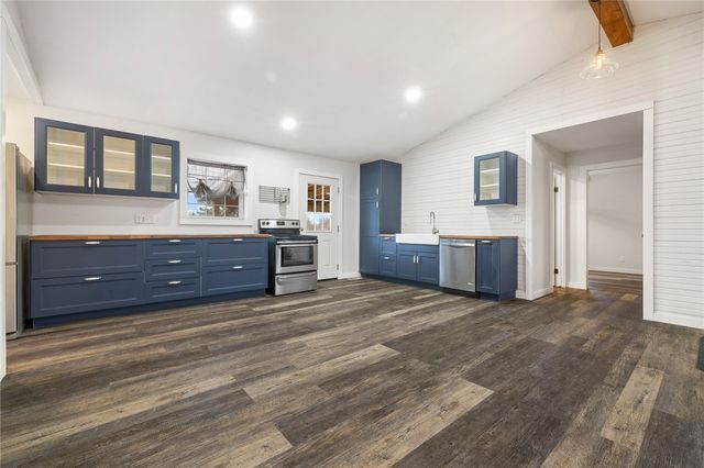 7590 Orchard Pt, Harrison, AR 72601