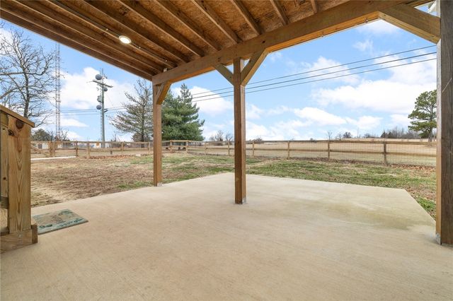 7590 Orchard Pt, Harrison, AR 72601