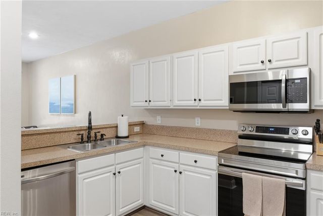 200 Maple AVE, Norfolk, VA 23503