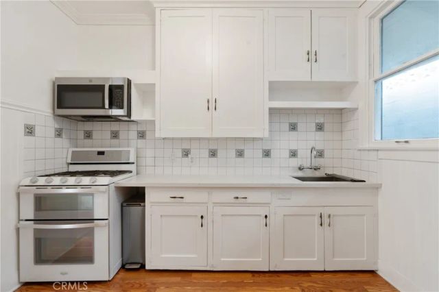 1325 E Altadena, Altadena, CA 91001