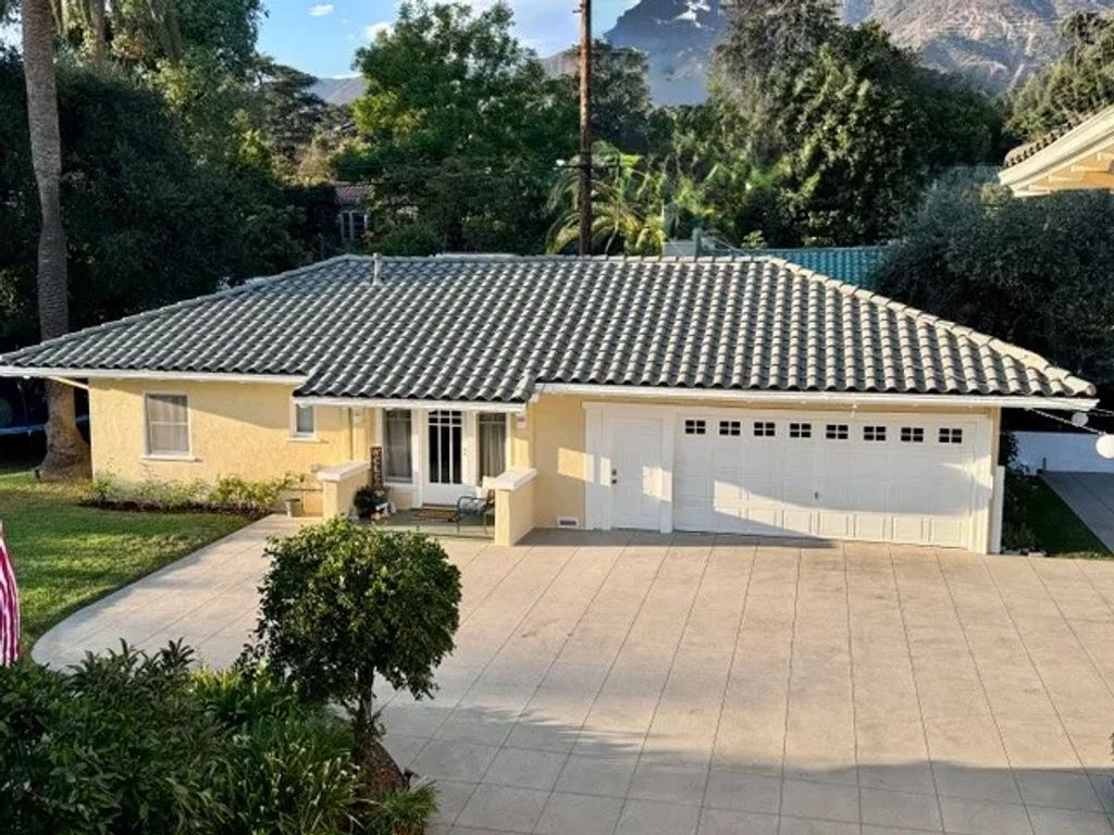 1325 E Altadena, Altadena, CA 91001