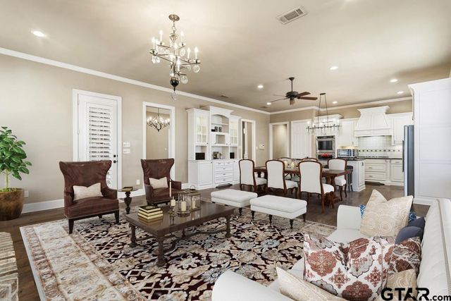 6530 Ashmore Ln, Tyler, TX 75703