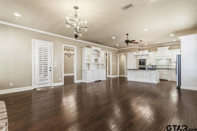 6530 Ashmore Ln, Tyler, TX 75703