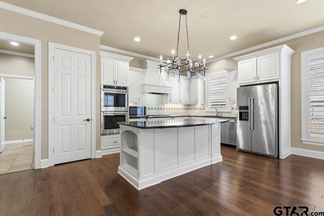 6530 Ashmore Ln, Tyler, TX 75703